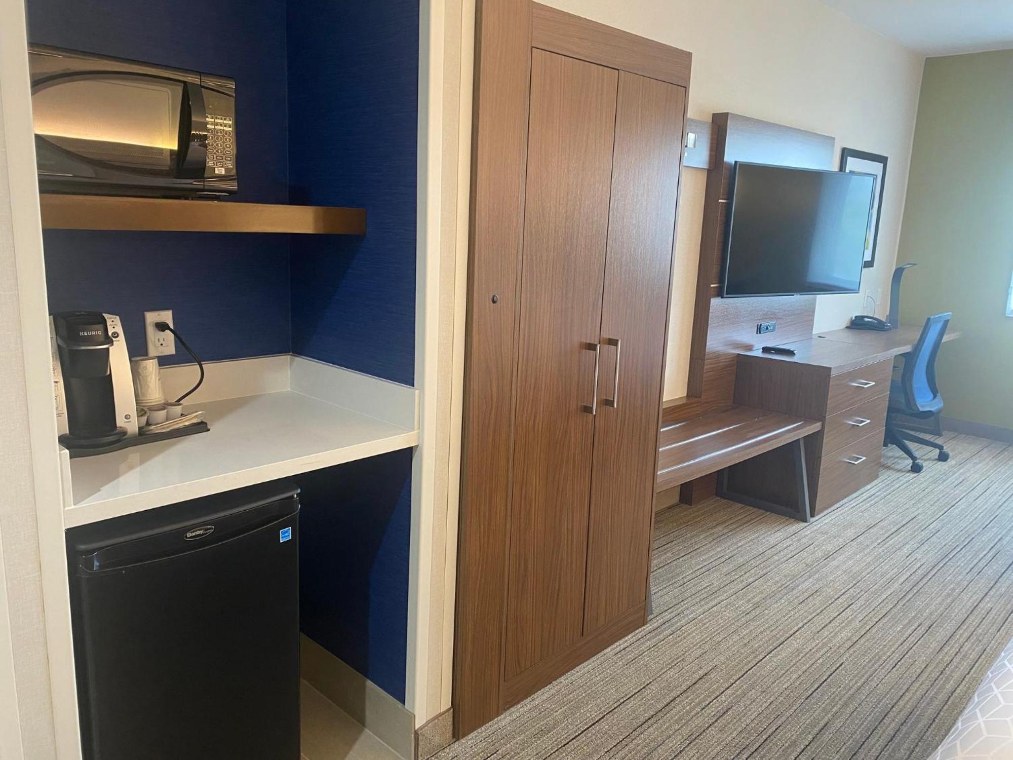 Holiday Inn Express & Suites Mountain View Silicon Valley By Ihg Buitenkant foto