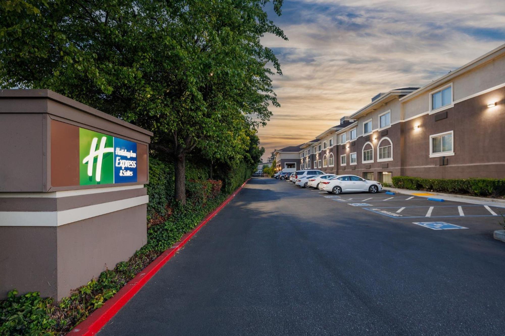 Holiday Inn Express & Suites Mountain View Silicon Valley By Ihg Buitenkant foto